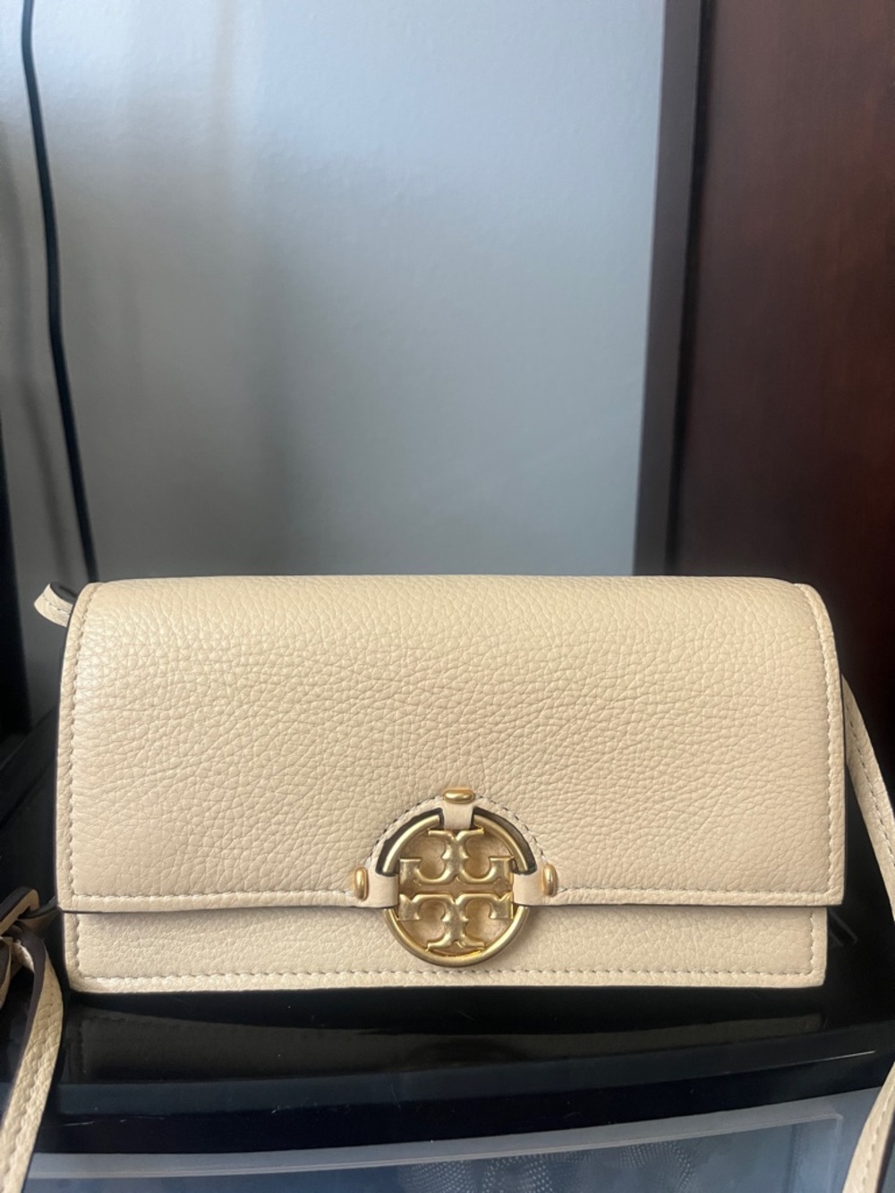 Tory Burch Cream Pebbled Leather Logo Crossbody